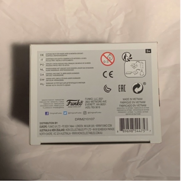 Selena Funko pop (NWT) - Picture 6 of 6